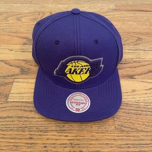 Mitchell & Ness NBA Los Angeles Lakers NBA Basic Snapback- Purple